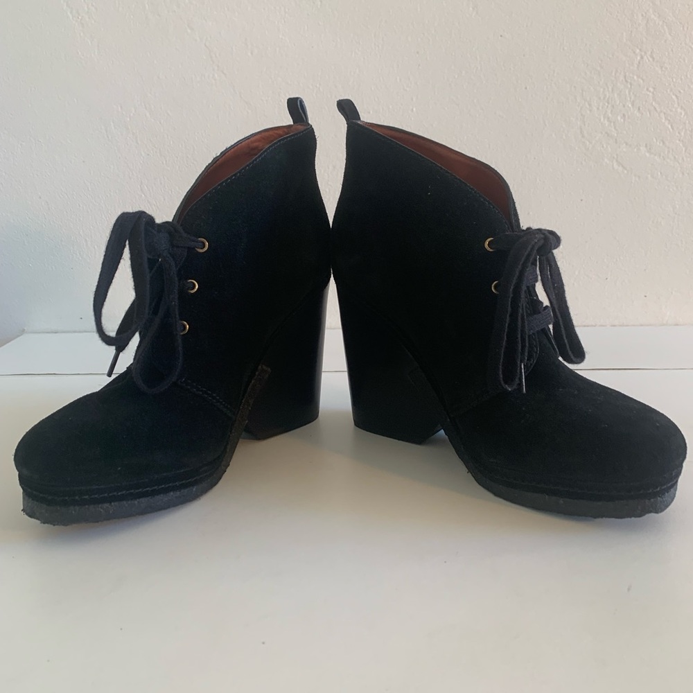 Mark Jacobs Black suede leather booties .Size 9 Shoes heels measure 4” Pre-owned
